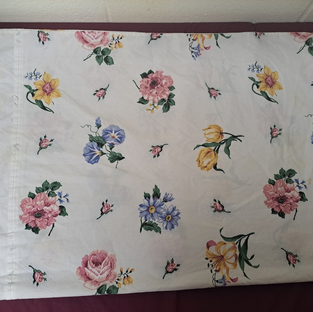 Vintage Cannon Floral Print Standard Size Pillowcase.